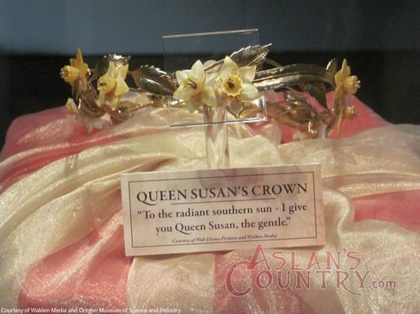 Could I possibly have this? Now? Susan From Narnia, Daffodil Crown, Susan Narnia, Queen Susan, Ash Leaves, Narnia Costumes, Narnia Quotes, Susan Pevensie, Ash Leaf