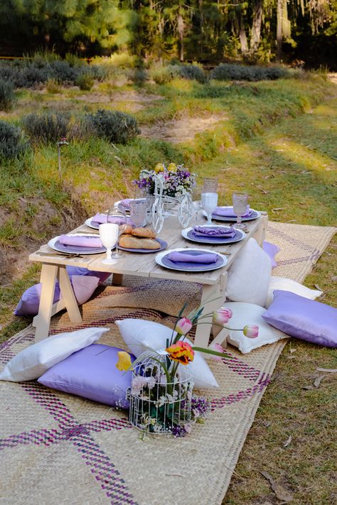 Lavender Picnic, Romantic Beach Picnic, Bride To Be Decorations, Picnic Inspiration, Picnic Decorations, Birthday Dinner Party, 45th Birthday, Boho Picnic, Birthday Brunch