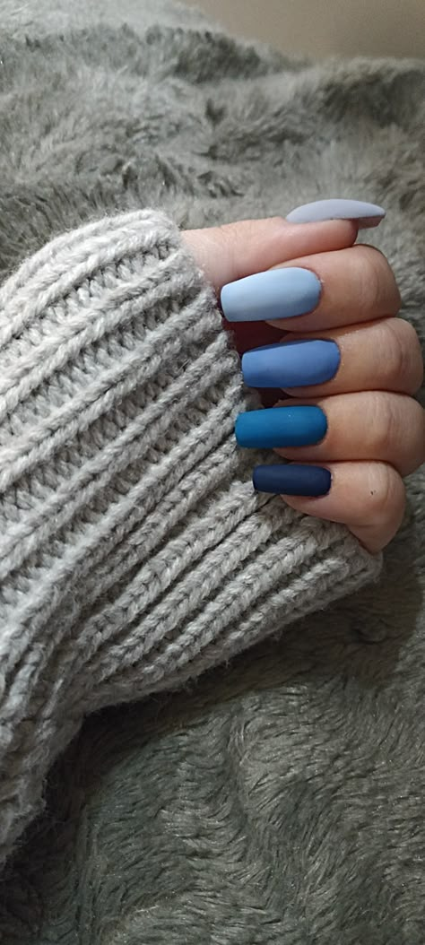 Mat Nails Ideas Winter, Matte Blue Almond Nails, Matte Gradient Nails, Minimalist Matte Nails, Dark Blue Gradient Nails, Mate Blue Nails, Light Blue Gradient Nails, Blue Gradient Nails Acrylic, Light Blue Nails Matte