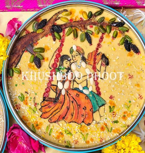 Teej Sinjara Decoration, Teej Festival Packing Ideas, Sattu Decoration Ideas, Teej Festival Decoration Ideas, Teej Festival, Wedding Gift Hampers, Thali Decoration Ideas, Ganpati Decoration Design, Creative Wedding Gifts