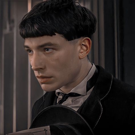 Hogwarts Asthetics, Ezra Miller Fantastic Beasts, Credence Fantastic Beasts, Terrible Haircuts, Credence Barebone, Beast Film, The Flying Nun, Jason Day, Fantastic Beast