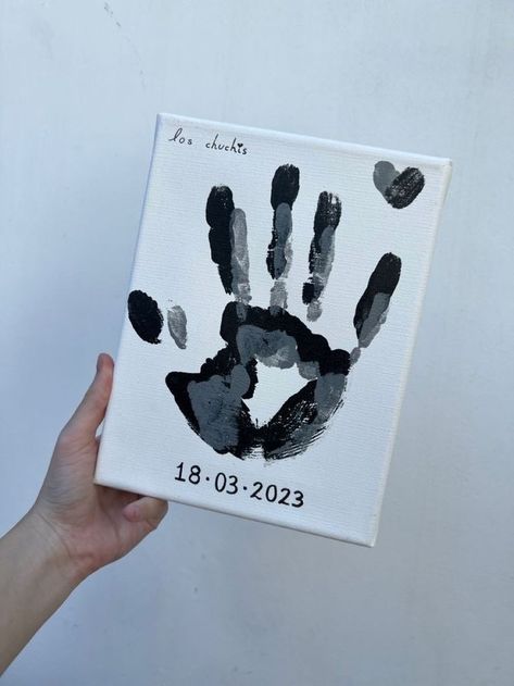 Cute Crafts For Couples, Couples Handprint Painting, Bf Present Ideas, Couples Art Project, Couple Crafts, File Decoration Ideas, Paragraphs For Him, Anniversary Surprise, Personalized Wedding Decor