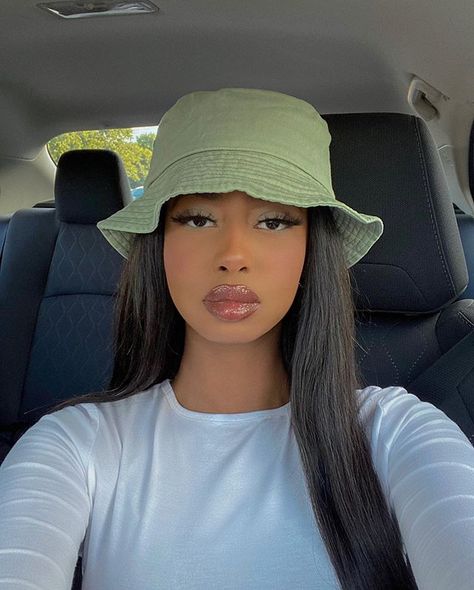 Hat Outfit, Straight Wig, Grunge Hair, Lace Frontal Wig, Frontal Wigs, Black Is Beautiful, Hat Fashion, Lace Wigs, Lace Front