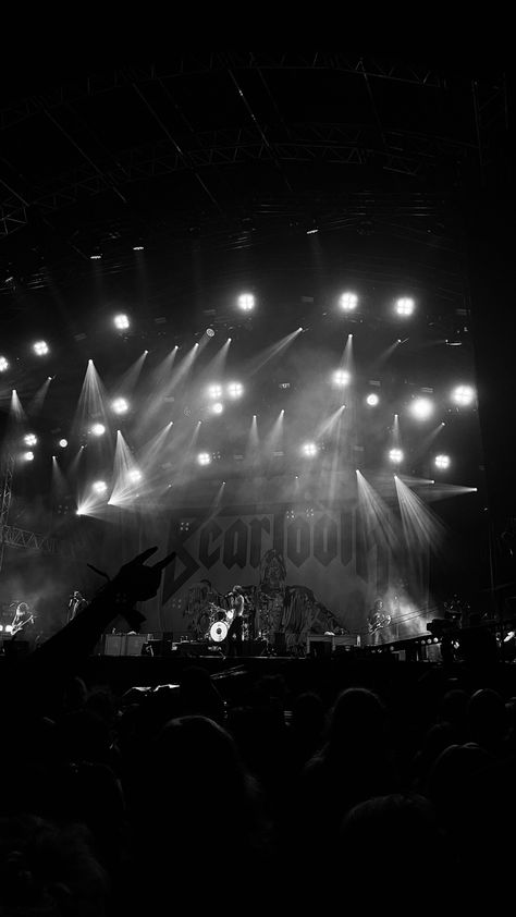 Beartooth in Wacken 2023 Beartooth Wallpaper, Nothing More Band, Band Backgrounds, Beartooth Band, Music Aesthetics, Band Wallpaper, Band Wallpapers, I Am Alive, Dream Concert