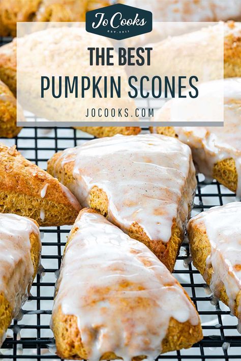 Spiced Scones, Scones Pumpkin, How To Make Scones, Cinnamon Icing, Chocolate Scones, Scones Ingredients, Pumpkin Spice Muffins, Pumpkin Scones, Pumpkin Chocolate Chips