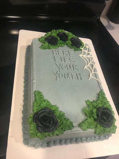 Here lies your youth grave stone birthday cake! #gravestone #birthdaycake #blackroses #buttercream #April2019 Headstone Cake, Gravestone Cake, Dog Bday, Cakes Flavors, Graveyard Cake, Decorating Desserts, School Cupcakes, 30th Birthday Themes, Grave Stone