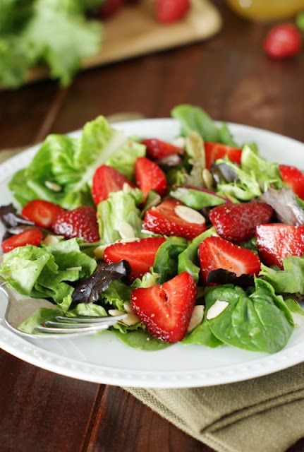 Summer Tomato Salad, Recipe With Avocado, Salad With Strawberries, Honey Vinaigrette, Avocado Tuna, Tomato Salad Recipe, Endive Salad, Greens Salad, Tomato Salad Recipes