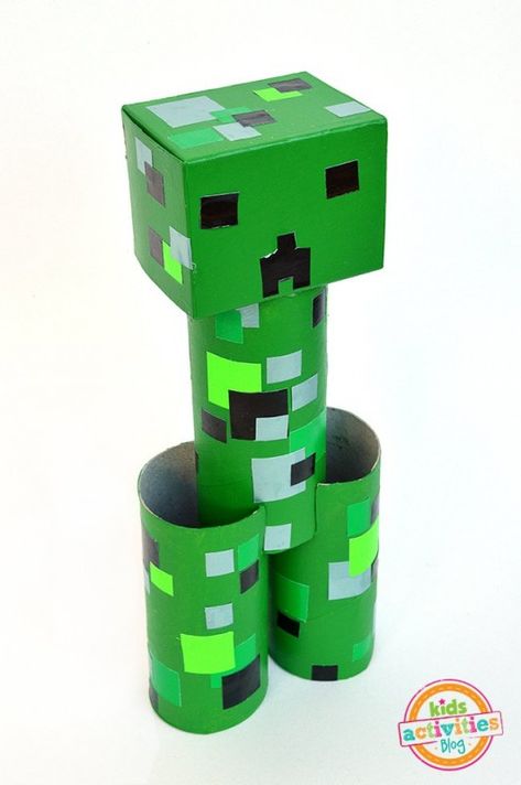 toilet-roll-minecraft-KAB Minecraft Blueprint, Minecraft Crafting Recipes, Minecraft Diy Crafts, Toilet Roll Craft, Creeper Minecraft, Minecraft Mod, Diy Minecraft, Toilet Paper Crafts, The Creeper