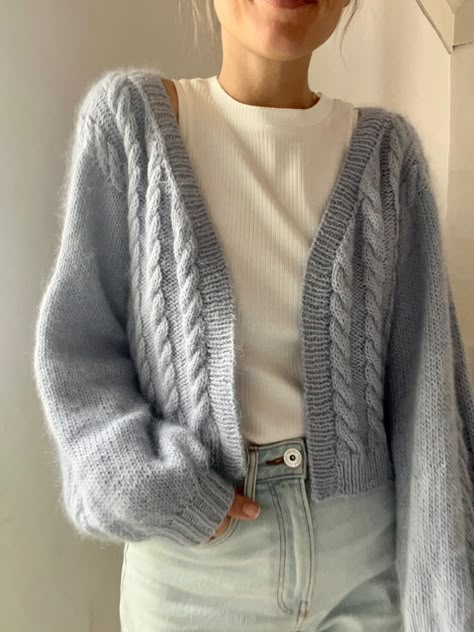 Knit Cable Cardigan Pattern, Striped Crochet Sweater, Cable Cardigan Knitting Patterns, V Neck Cable Knit Sweater, Cabled Cardigan, Brooklyn Tweed, Fall Cardigan, Sweater Patterns, Cable Cardigan