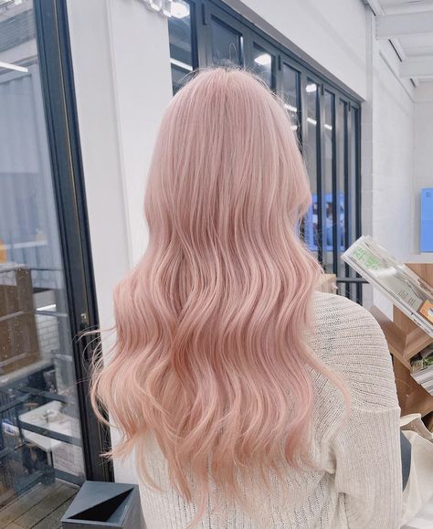 light pink long hair Pearl Pink Blonde Hair, Pale Pink Hair Blonde, Pink Hair Pale Skin, Light Pink Blonde Hair, Light Pink Hair Pastel, Pinkish Blonde Hair, 12 Braids, Leo Hair, Pale Pink Hair