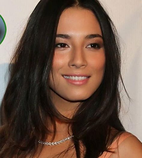 [Photos] Jackie Kennedy's Granddaughter Is A Billionaire Jessica Gomes, Embrace Natural Beauty, Makeup Tip, Celebrity Faces, Glow Skin, Perfect Woman, Beauty Face, Beauty Inspiration, Dark Hair