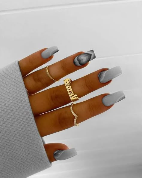 Grey Short Acrylic Nails Square, Prada Nails Design, Nails Inspo For Dark Skin, Grey Nails Square, Grey Plaid Nails, Short Nails Grey, Short Grey Nails, Grey Nails Ideas, Nail Art Gris