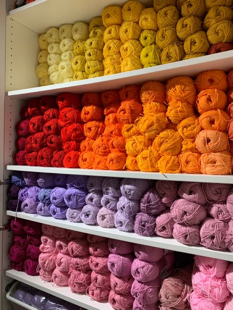 Yarn Shelf, Yarn Aesthetic, Yarn Display, Yarn Collection, Crochet Store, Yarn Organization, Crochet Ball, Sewing Room Design, Free Crochet Bag