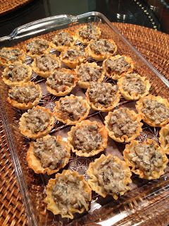 Phyllo Appetizer Cups with Mushroom Filling Philo Recipes, Phyllo Appetizers, Mushroom Tartlets, Philo Dough, Mushroom Filling, Appetizer Cups, Phyllo Dough Recipes, Phyllo Recipes, Mushroom Tart