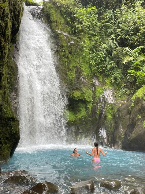 Waterfall Pictures, Senior Trip, Hawaii Life, Costa Rica Travel, Summer Dream, Summer Photos, Summer Pictures, Hawaii Travel, Pretty Places