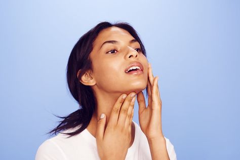 How to Heal Skin After Picking Acne | POPSUGAR Beauty Skin Care Routine 40s, Chin Hair, Mom Beauty, Hollywood Makeup, Best Concealer, Hair Dark, Popsugar Beauty, Beauty Oil, Celebrity Makeup Artist