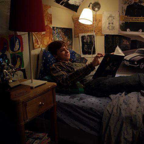 Shameless Bedroom Aesthetic, Shameless Room Decor, Shameless Room Aesthetic, Shameless Bedroom, Shameless Matching Pfp, Shameless Pfp, Shameless House, Gallagher House, Shameless Aesthetic