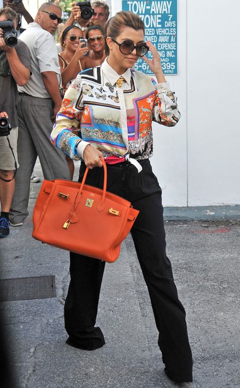 Orange Handbag Outfit, Kourtney Kardashian Style, Kim And Kourtney, Orange Handbag, Birkin Handbags, Printed Silk Shirt, Handbag Outfit, Mommy Style, Ramy Brook