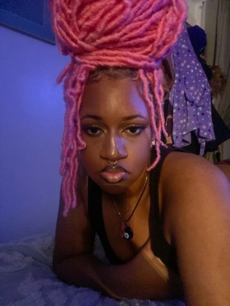 Soft Locs Brown And Pink, Soft Locs With Pink In The Back, Blonde And Pink Butterfly Locs, Light Pink Faux Locs, Pink Butterfly Locs, Pink Soft Locs, Long Pink Butterfly Locs, Pink Faux Locs, Locs Pink