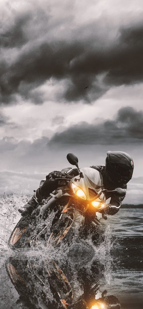 Daytona 675 Water Sports Motor Cycle Aesthetic, Motorbike Wallpaper, Moter Cycle, Moter Cycle Aesthetic, Motorcycle Background, Biker Aesthetic Wallpaper, Motorcycle Aesthetic Wallpaper, Photo Moto, Sports Motorcycle Aesthetic