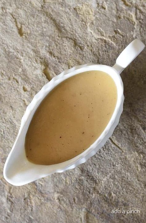 Make Ahead Turkey Gravy Recipe - This easy, delicious turkey gravy is essential to holiday menus! Simple to make any time, but perfect to make ahead too! Make Ahead Turkey Gravy Recipe, Gravy Recipe No Drippings, Make Ahead Turkey, Giblet Gravy Recipe, Turkey Giblet Gravy, Make Ahead Gravy, Turkey Gravy Recipe Easy, Make Ahead Turkey Gravy, Turkey Gravy Easy