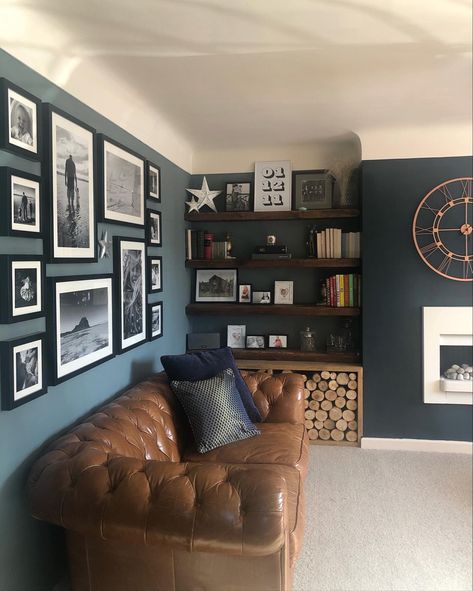 Decor Living Room Table, Wall Staircase, Farrow And Ball Living Room, Blue Grey Living Room, Green Living Room Ideas, Blue And Green Living Room, Dark Green Living Room, Blue Walls Living Room, Grey Walls Living Room