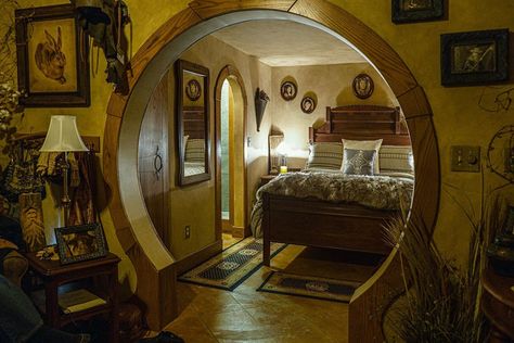 All of our guest state that pictures do not do Hobbit's Dream justice! Come for an "Adventure" and decide for yourself. Steve Parke Photo Hobbit Interior, Hobbit House Plans, Hobbit House Interior, Hobbit Life, Hobbit Holes, Casa Hobbit, Privacy Door, Hobbit Hole, Cob House