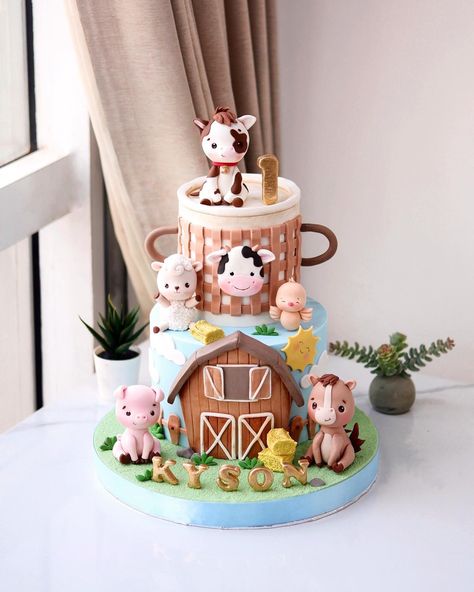 Farm Animal Cakes For Kids, Farm Animal Baby Shower Cake, Farm Cake Ideas, Birthday Cake Farm, Farm Animal Birthday Cake, Farm Theme Cake, Farm Themed Cake, Farm Birthday Cake, Farm Animals Cake