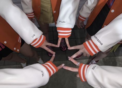 itzy ot5 Itzy Ot5, The Conversation, Log In, Log, On Twitter, Orange, Twitter