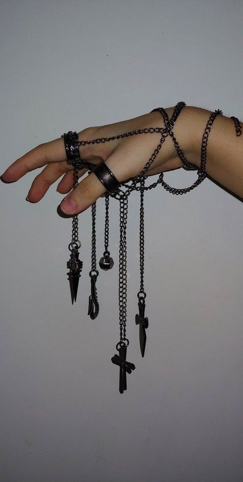 Kurapika Chains, Celana Jogger Wanita, Emo Jewelry, Halloweenský Makeup, Look Grunge, Grunge Jewelry, Edgy Jewelry, Seni Dan Kraf, Anime Jewelry