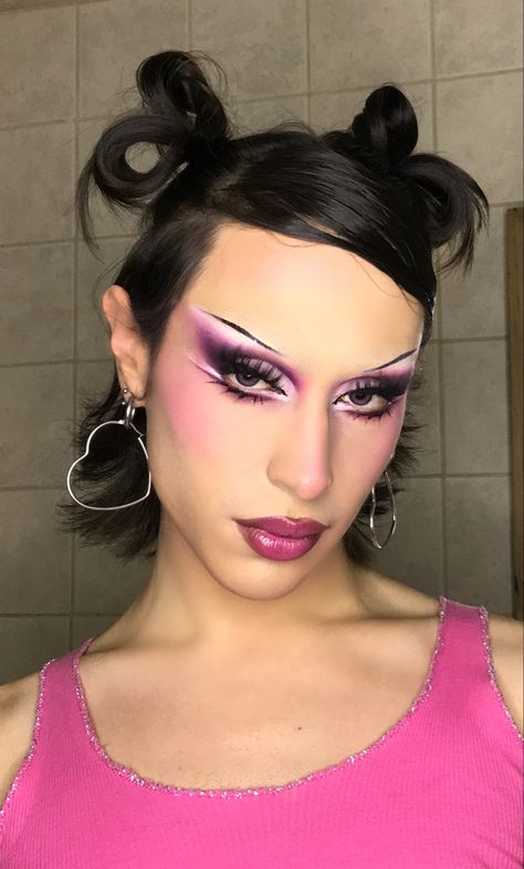 Drag Style Outfit, Y2k Drag Makeup, Pink Drag Makeup, Drag Makeup Ideas, Drag Couture, Funky Makeup, Y2k Makeup, Drag Make-up, Drag Queen Makeup