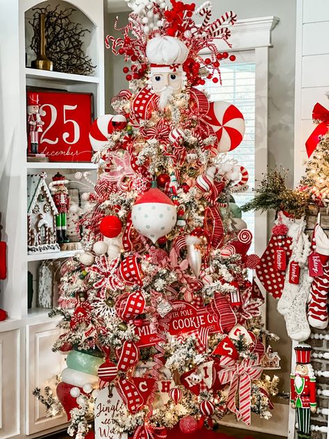 how to decorate a red and white christmas tree - Re-Fabbed Red And White Buffalo Check Christmas, Christmas Decor Red And White, White Christmas Tree With Red, Christmas Tree Red And White, Extravagant Christmas, Living Room Christmas Tree, Half Christmas Tree, Red And White Christmas Tree, Season Decorations