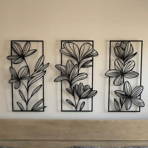 Buy 3 Piece Gold Flower Wall Art Floral Metal Wall Decor Bedroom Online in India - Etsy Ideas En Mdf, Metal Wall Decor Bedroom, Lasercut Ideas, Sketched Flowers, Peony Drawing, Decorative Metal Screen, Laser Cut Wall Art, Car Hanging Accessories, Flower Sculpture