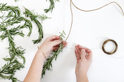 DIY Rosemary Table Garland @themerrythought Rosemary Garland, Eco Friendly Christmas Decorations, Creative Diy Projects, Table Garland, Appetizer Trays, Eco Friendly Christmas, Christmas Gathering, Christmas Arrangements, Simple Living