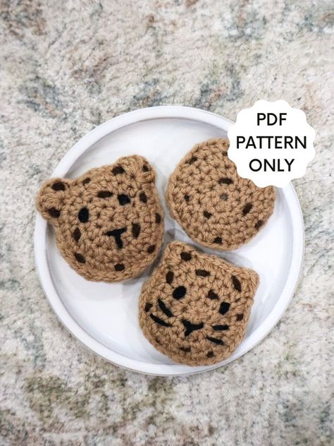 Shaped Chocolate Chip Cookies, Bear And Cat, Food Amigurumi, Crochet Chocolate, Make Your Own Chocolate, Bear Cat, Cat Crochet, Play Food, Crochet Cat