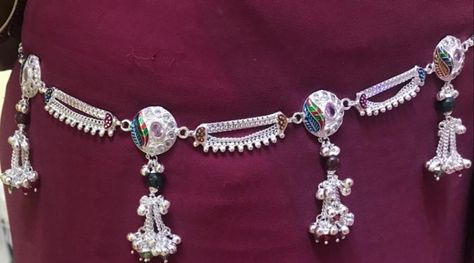 Silver Kamarband, Rajasthani Jewellery, Happy Karwa Chauth, Waist Jewelry, Antique Necklaces Design, Antique Necklaces, Antique Bridal Jewelry, Silver Bracelets For Women, Gold Fashion Necklace