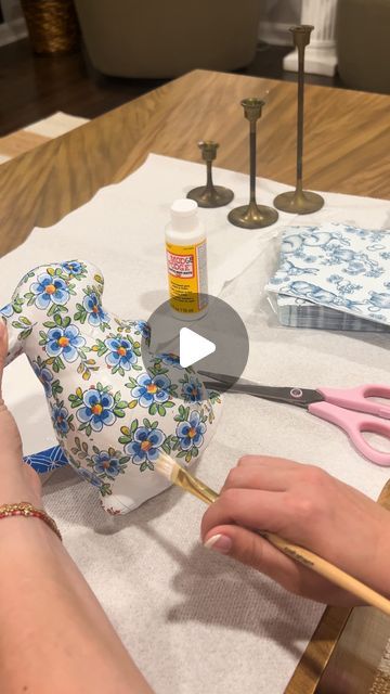 kenzie ervin | Decor + DIY + Thrift on Instagram: "you can “SAVE” this video to rewatch it later and feel free to ask me any questions you have 🌸🌷
•
•
here’s a fun Easter DIY using a thrifted bunny and some napkins 🤓
•
•
looking for sources? 
- napkins from @marshalls 
- spray paint flat white from @rustoleum 
- scallop tray from @purplerosehome 
- mod podge from @joann_stores 
- rattan vase from @athomestores 
•
•
#thrift #thriftstorefinds #thriftedhome #diycrafts #eastercrafts #diyhome #modpodge #easterdecor #goodwillfinds" Diy Mod Podge Crafts, Mod Podge Napkins Ideas, Bunny Decor Diy, Napkin Crafts Decoupage, Decoupage Vases Ideas, Hodge Podge Crafts, Fun Diy Crafts Videos, Napkin Mod Podge Ideas, Mod Podge Crafts Diy