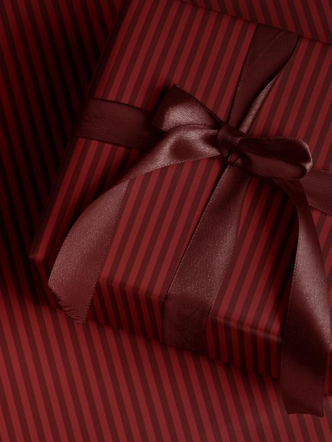 This red stripe wrapping paper roll is an elegant choice for wedding gifts or as Valentine's Day wrapping paper. It adds a touch of sophistication to any present, making it perfect for Christmas gifts for her or any special occasion. 𝐌𝐚𝐭𝐞𝐫𝐢𝐚𝐥𝐬 ----------------------- All wrapping paper is printed in full color. Matte is printed on a 24# coated bond paper and gloss is 185 gsm. 𝐒𝐢𝐳𝐞𝐬 𝐀𝐯𝐚𝐢𝐥𝐚𝐛𝐥𝐞 ------------------------- 30" x 72" 30" x 180" 𝐇𝐨𝐰 𝐭𝐨 𝐎𝐫𝐝𝐞𝐫 ------------ Wedding Wrapping Paper, Elegant Gift Wrapping, Gift Presentation, Christmas Interiors, Wrapping Paper Christmas, Christmas Inspo, Wedding Wraps, Valentines Day Weddings, Paper Roll