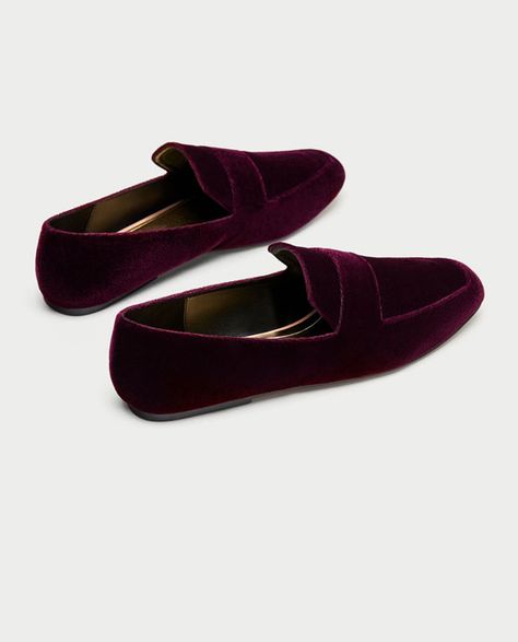 Image 5 of VELVET LOAFERS from Zara Loafers Trend, Velvet Loafers, Velvet Shoes, Shoes Loafers, Zara United States, Shoe Sale, Signature Style, Moccasins, Loafer Shoes