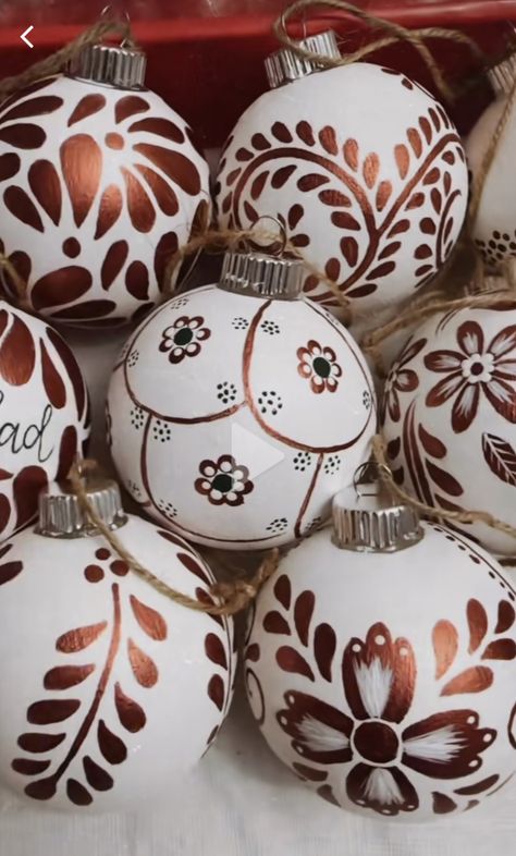 Mexico Inspired Christmas Tree, Barro Christmas Tree, Talavera Christmas Ornaments, Mexican Inspired Christmas Tree, Mexican Themed Christmas Tree, Mexican Christmas Tree Decoration, Spanish Christmas Decorations, Mexican Ornaments Diy, Mexican Theme Christmas Tree