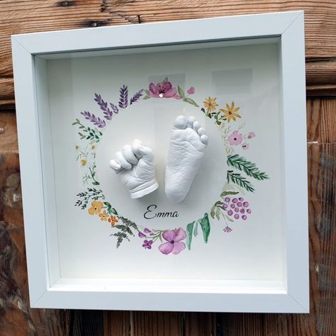 Baby Footprints Christmas, Baby Hand And Foot Prints, Baby Handprint Art, Baby Handprint Crafts, Baby Footprint Art, Baby Cast, Baby Art Projects, Babies Room, Baby Footprint