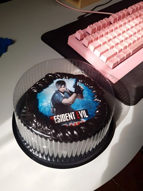 Resident Evil Birthday Cake, Resident Evil Cake, Leon Resident Evil, Evil Games, Creepy Core, 4th Birthday Cakes, Foto Top, Albert Wesker, Resident Evil Leon