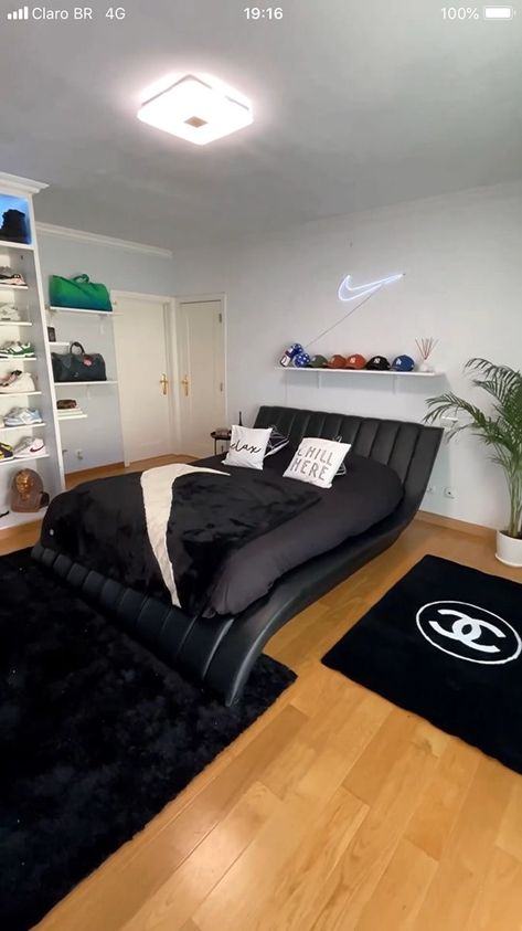 Sneakerhead Room, Bedroom Ideas For Small Rooms Diy, Mens Bedroom Decor, Girl Apartment Decor, Hypebeast Room, Bedroom Redesign, Kids Basement, Chill Room, Union Bank