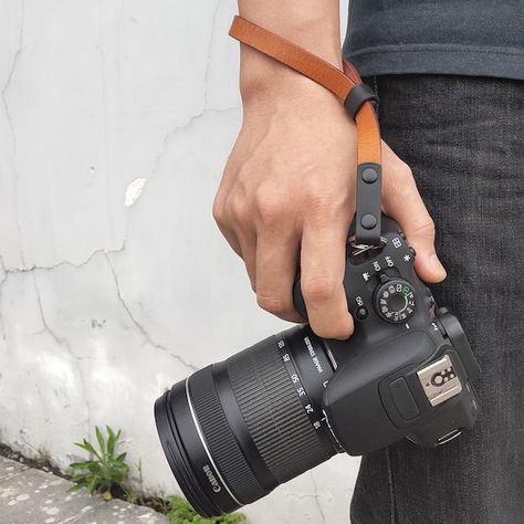 BLWleather - Etsy UK Camera Wrist Strap, Leather Valet Tray, Boyfriend Personalized Gifts, Leather Anniversary Gift, Leather Camera Strap, Personalized Leather Wallet, Photographer Gifts, Leather Card Wallet, Camera Straps