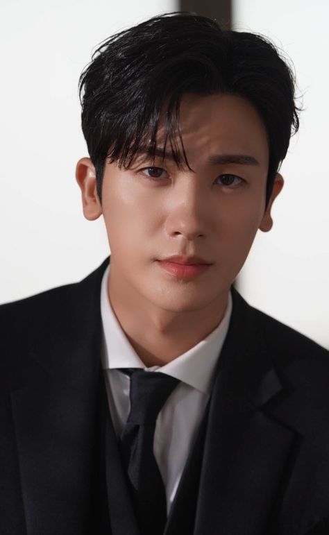 Park Hyungsik Wallpaper, Park Hyungsik Cute, Park Hyungsik Strong Woman, Doctor Slump, Park Hyung Shik, Dark Academia Wallpaper, Park Hyungsik, Seo In Guk, Korean Star