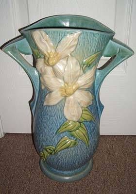 Roseville Clematis Vase in blue Roseville Pottery Vintage, Mccoy Pottery Vases, Antique Appraisal, Heart Vase, Weller Pottery, Popular Patterns, Rookwood Pottery, Hull Pottery, Pottery Vases