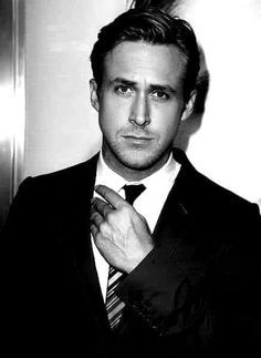 Ryan Gosling Grey Man, Ryan Gosling Black And White, Ryan Gosling Birthday Cake, Ryan Gosling Aesthetic, Ryan Gosling Style, Blonde Baby Boy, Ryan Thomas, Райан Гослинг, Easter Dresses