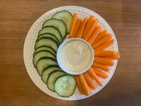 Ranch, carrots, cucumbers, favorite afternoon snack, foodie Carrots And Ranch, Ranch Carrots, Bunny Diet, Carrots And Cucumbers, Celery Snacks, Carrot Chips, Meal Inspiration, Mid Afternoon, Healthy Version