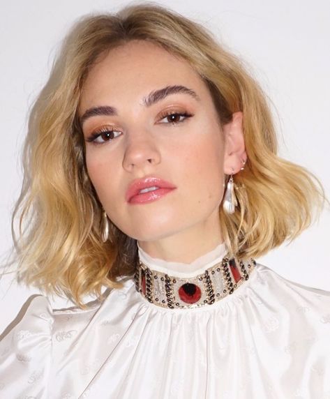 Lily James Chopped Her Hair Into a Blunt Bob and Looks Incredible Lily James Blonde, Bronze Eyeshadow, Lily James, Short Haircut, Perfect Pink, Wet Look, Hair Envy, Eyeshadow Looks, Hair Updos