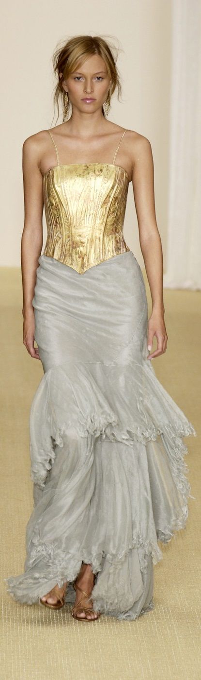 Ralph Lauren Spring 2003 Ralph Lauren 2003, Iconic Runway, Isabel Marant Style, Formal Fits, Ralph Lauren Looks, 2003 Runway, Fashion 1920s, Haute Couture Looks, New York Spring